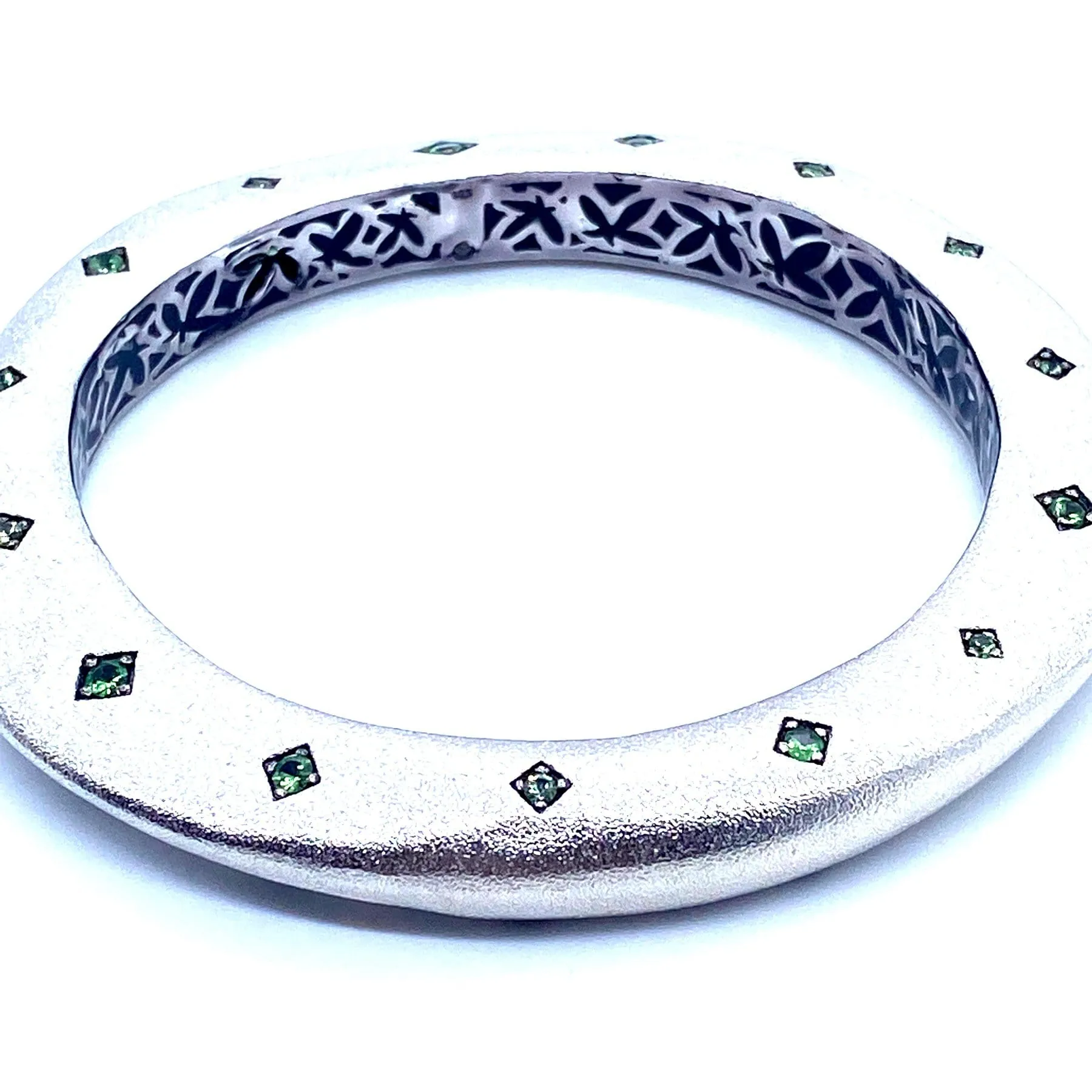 Sterling Silver Tribal Tsavorite Wave Bangle 10mm Thick