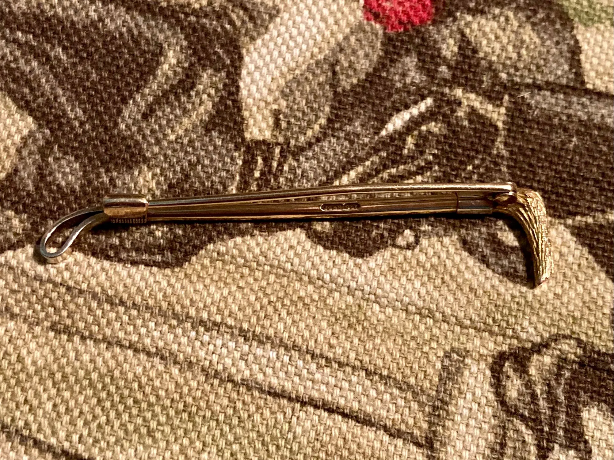 Stock Pin Vintage 2 1/4" 9kt Yellow Gold Hunt Whip Form