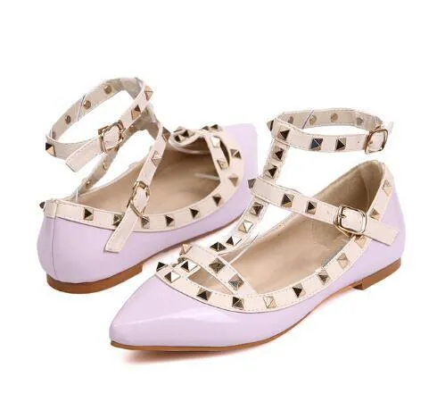 The Rivet Pointed Toe Flat Shoes