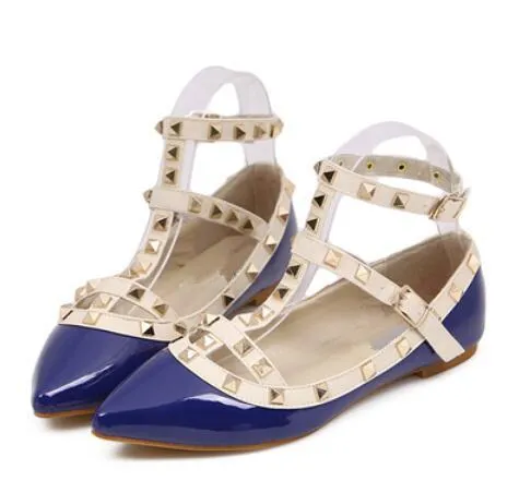 The Rivet Pointed Toe Flat Shoes