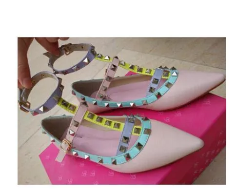 The Rivet Pointed Toe Flat Shoes