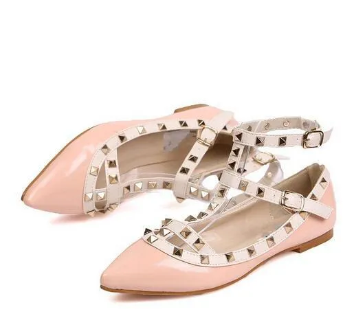 The Rivet Pointed Toe Flat Shoes