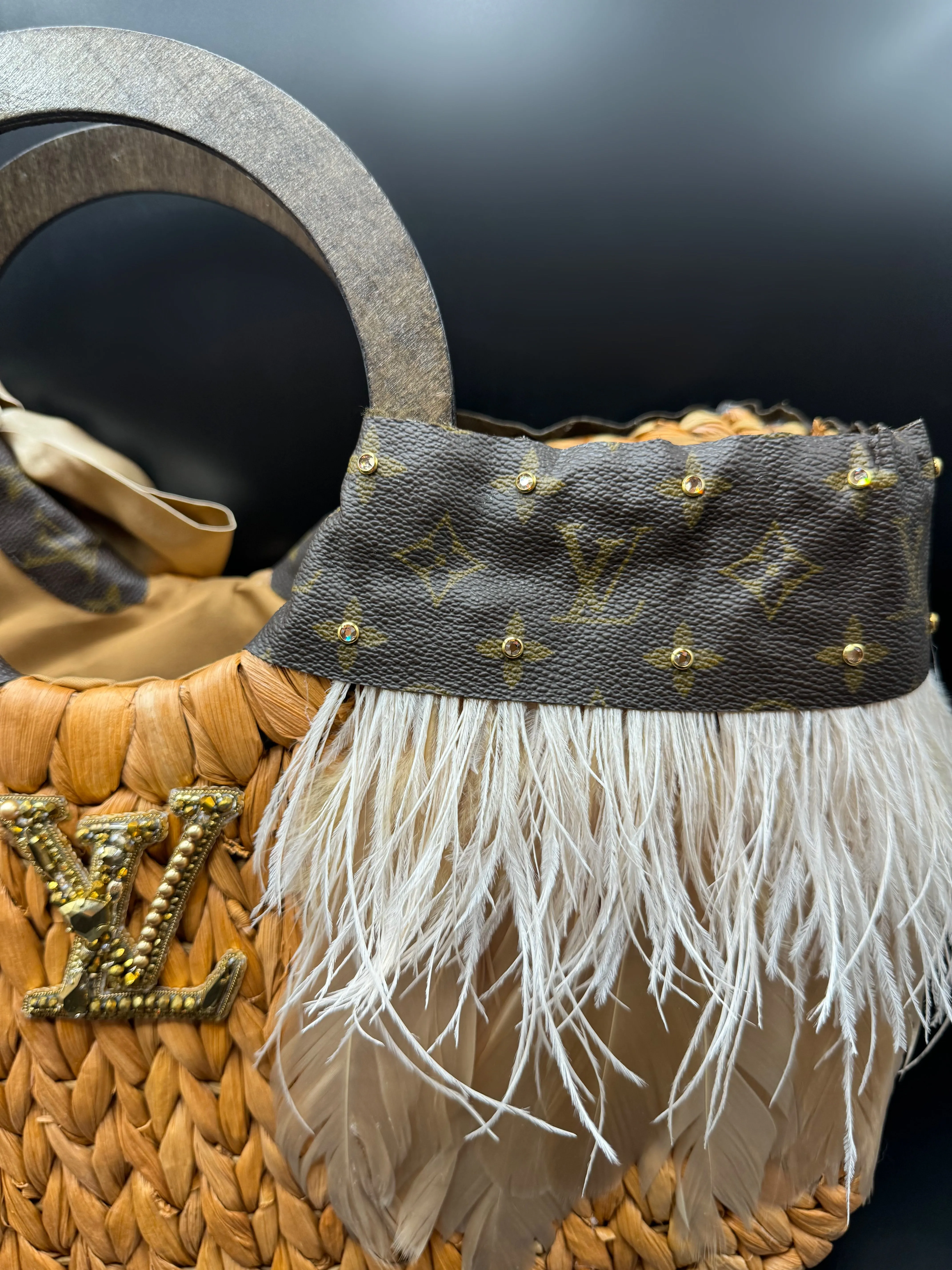 Upcycled Charming Feathers