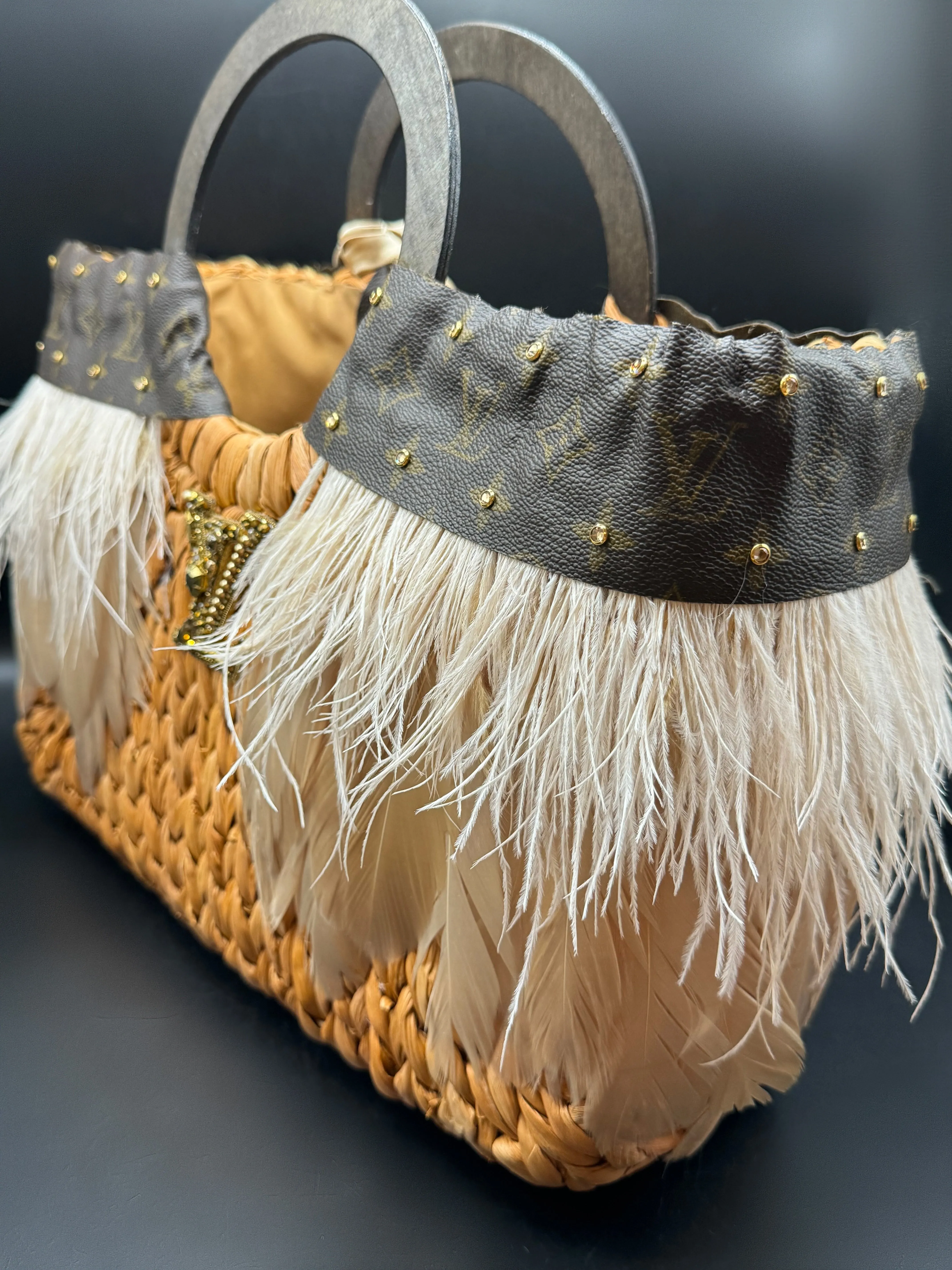 Upcycled Charming Feathers