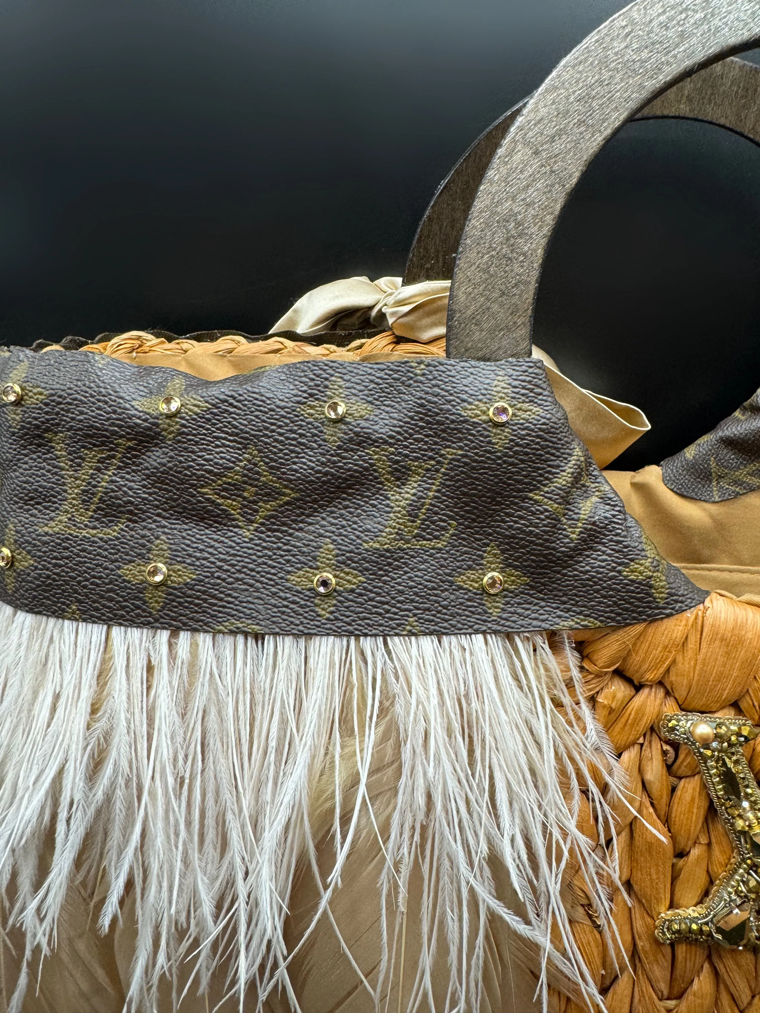 Upcycled Charming Feathers