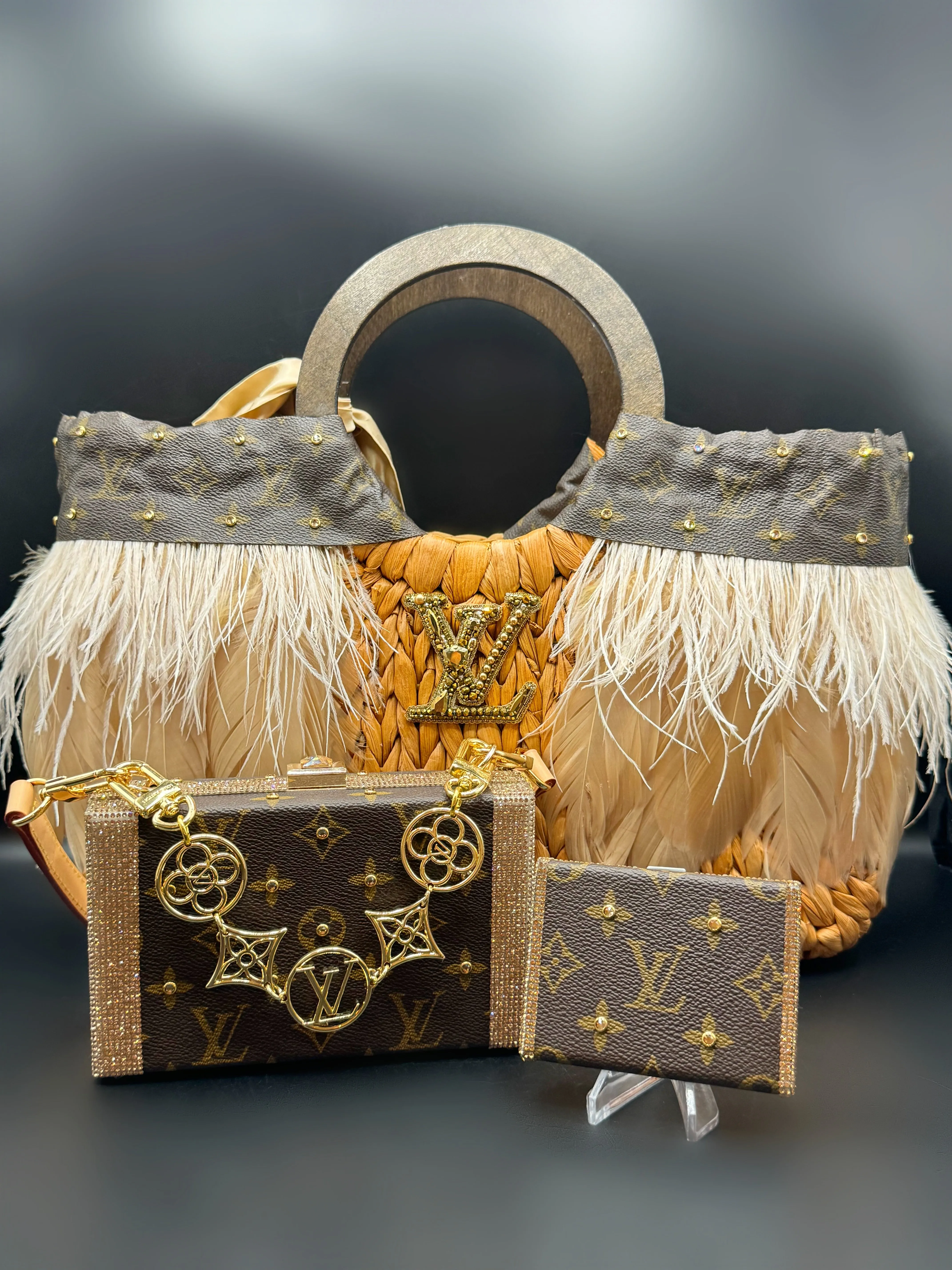 Upcycled Charming Feathers
