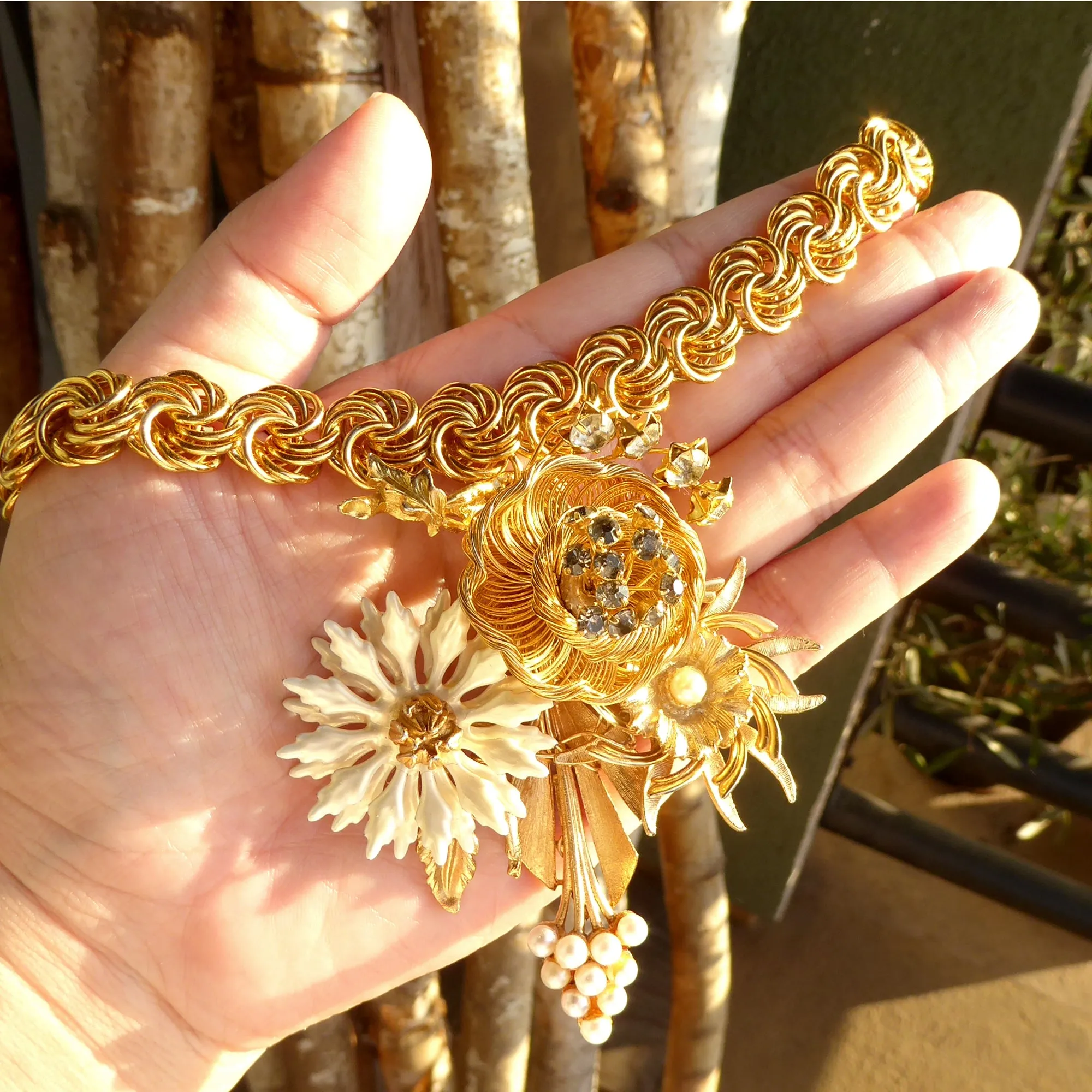 Vintage gold flower necklace