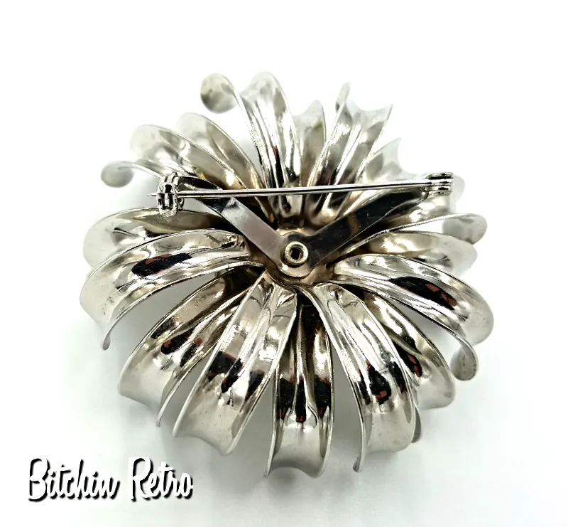 Vintage Spider Mum Brooch With Center Aurora Borealis Rhinestone