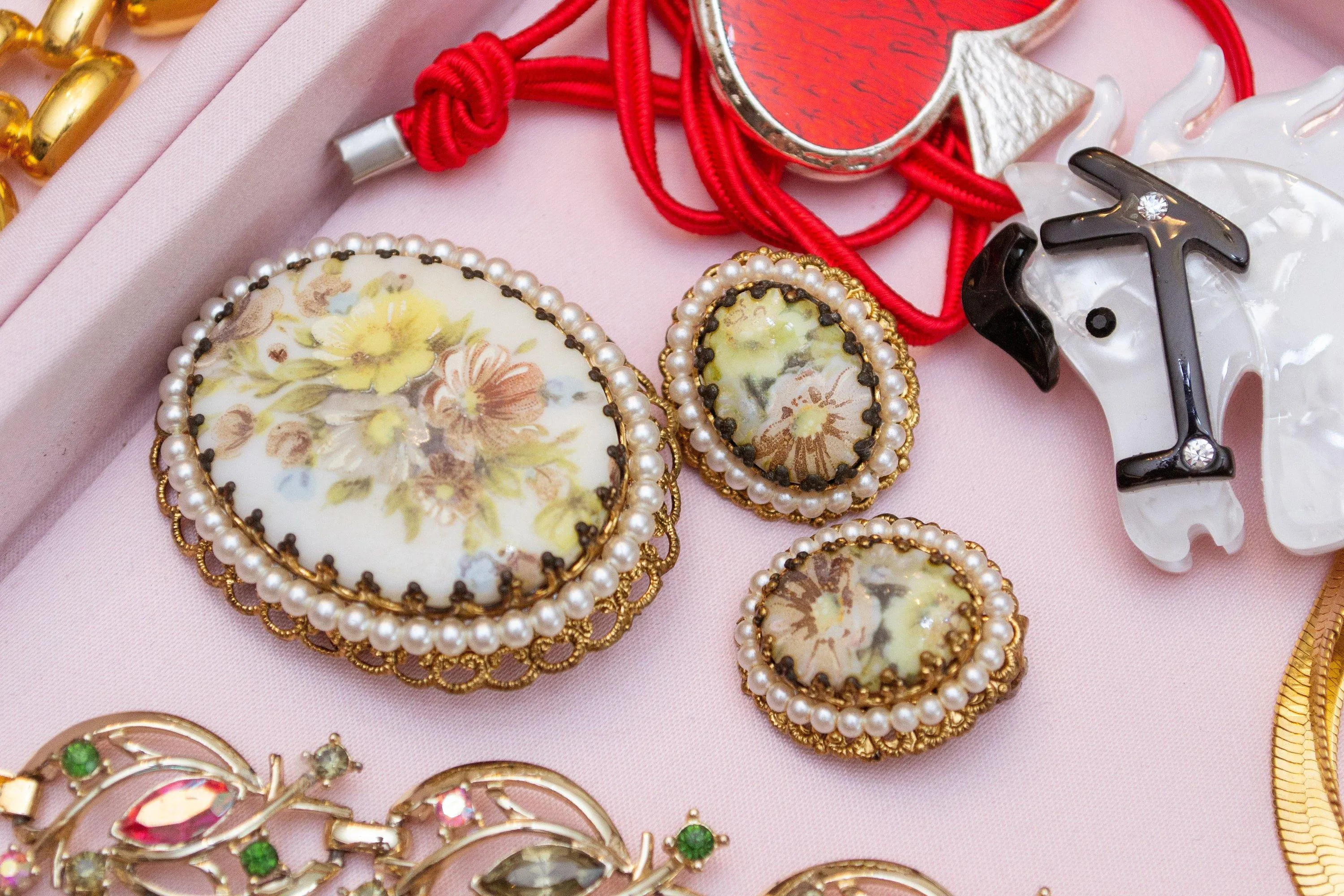 Vintage West Germany Oval Brooch with with Pastel Flowers and Faux Pearls