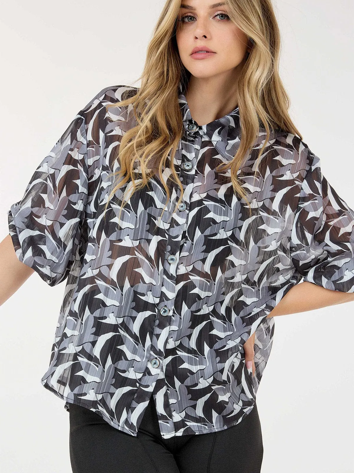 WOMEN'S 3/4 SLEEVE BUTTON CLOSURE MULTI PRINT BLOUSE