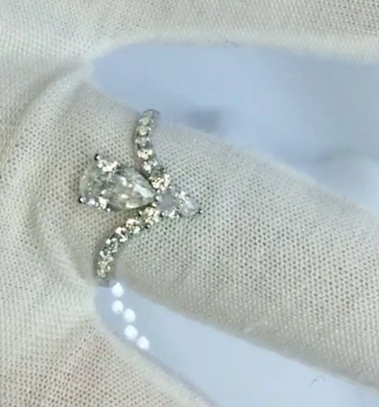Womens Engagement Ring | Moissanite Engagement Ring