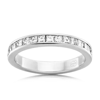 Women's Medium White Gold Princess Cut Diamond Wedding Ring