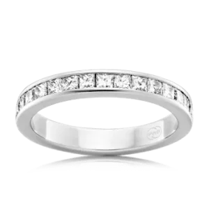 Women's Medium White Gold Princess Cut Diamond Wedding Ring