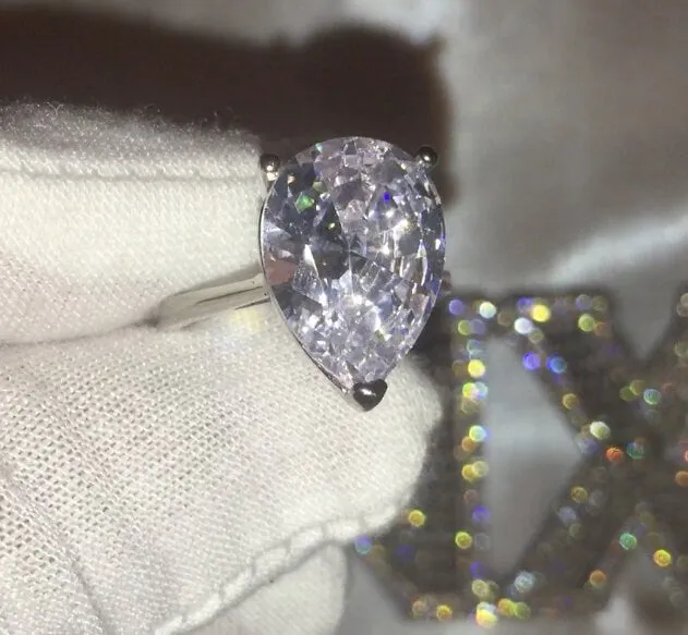 Womens Ring | Teardrop Ring | Engagement Ring Diamond | Engagement Rings UK | Pear Shaped Engagement Ring | Engagement Rings | Promise Ring