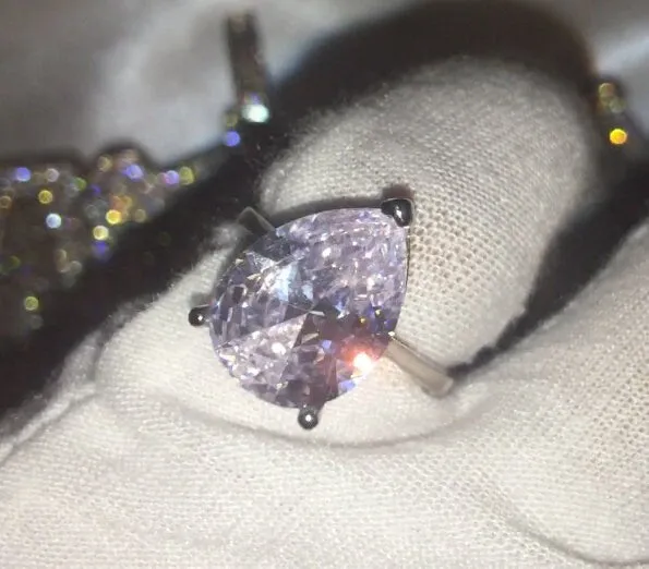 Womens Ring | Teardrop Ring | Engagement Ring Diamond | Engagement Rings UK | Pear Shaped Engagement Ring | Engagement Rings | Promise Ring