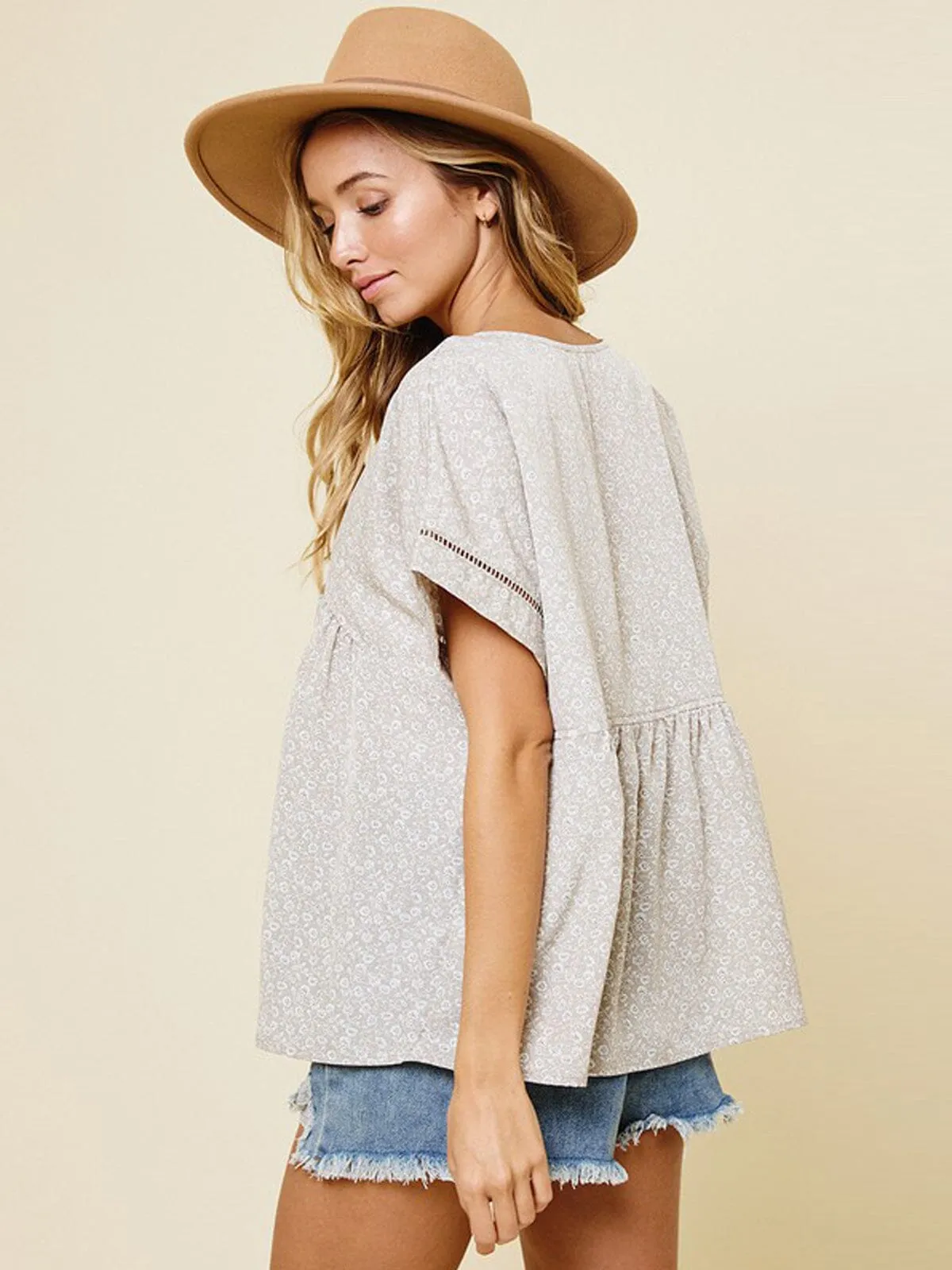 WOMEN'S SHORT SLEEVE V-NECK FLORAL BABYDOLL TOP